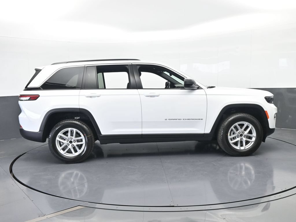 New 2026 Jeep Grand Cherokee Laredo X AWD/4WD image 7