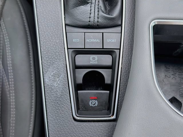 Used 2019 Toyota Avalon Limited FWD image 29