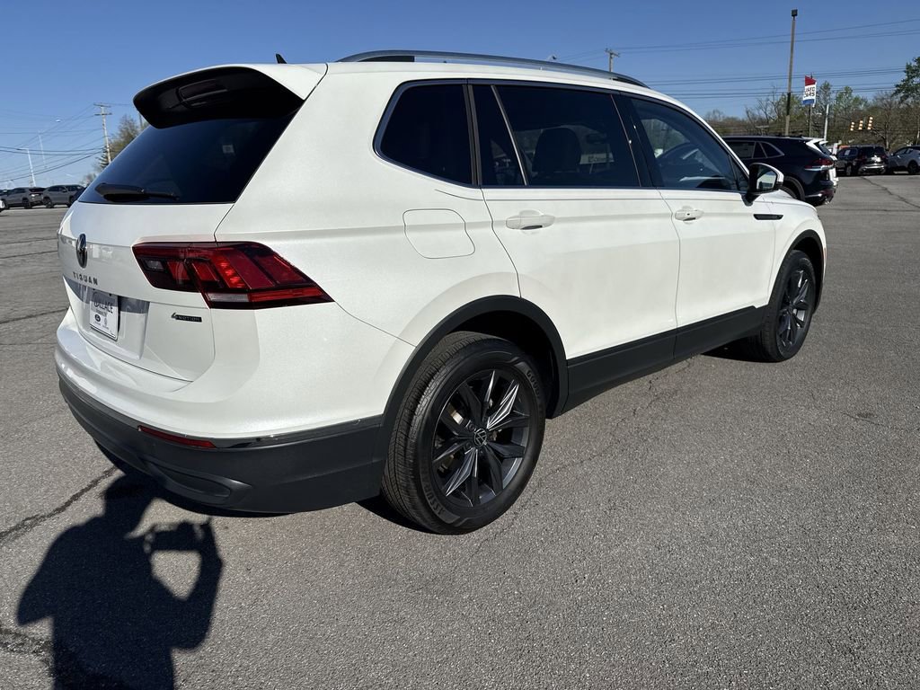 Certified 2023 Volkswagen Tiguan SE image 4