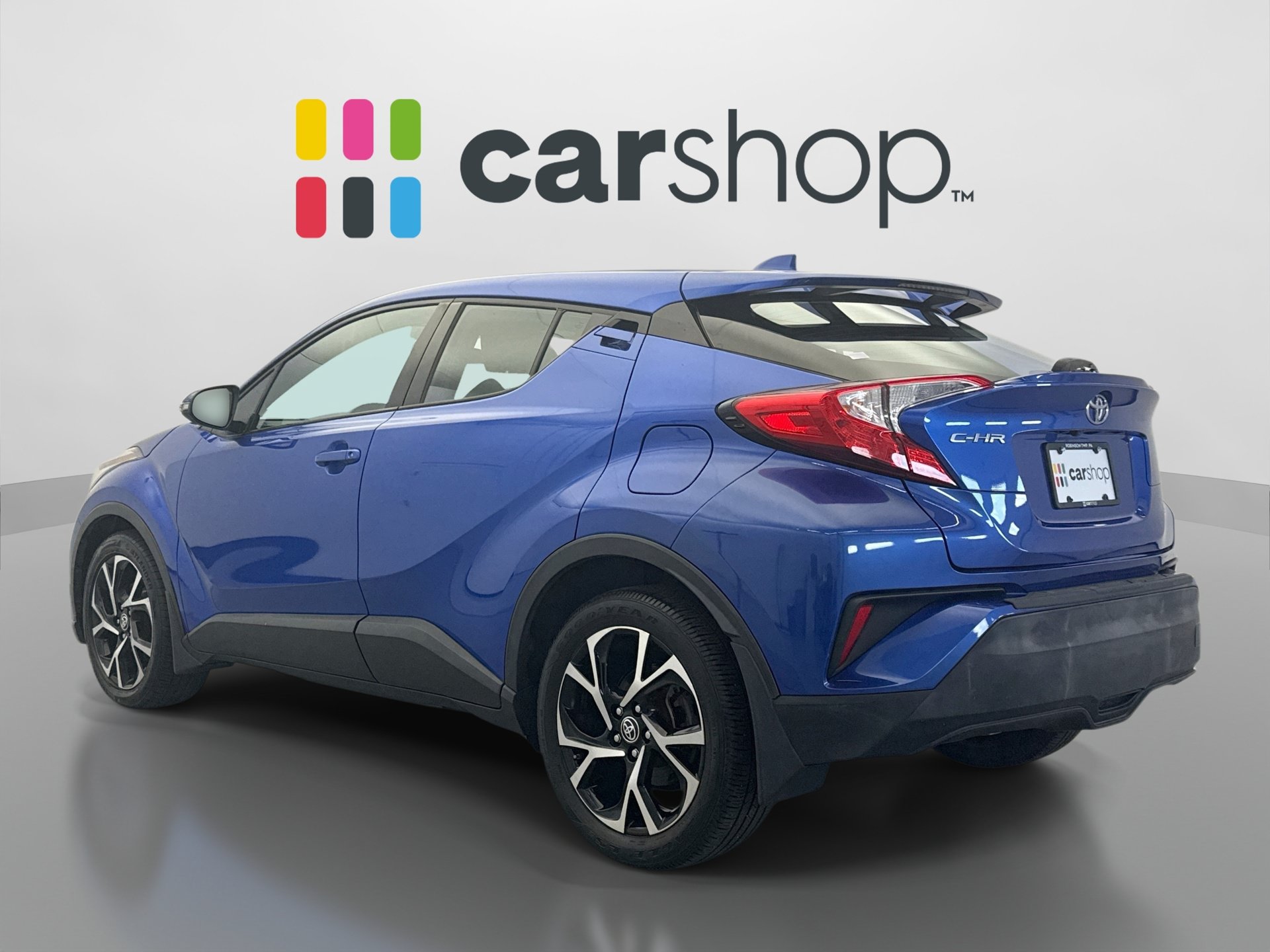 Used 2021 Toyota C-HR XLE FWD image 3
