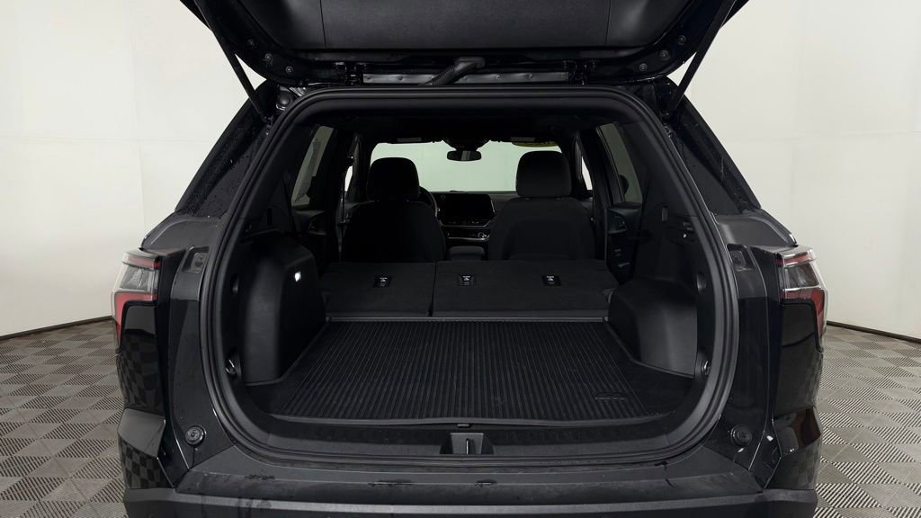 Used 2025 Chevrolet Equinox LT AWD/4WD image 12