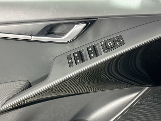 Used 2023 Kia Niro EX Touring image 24