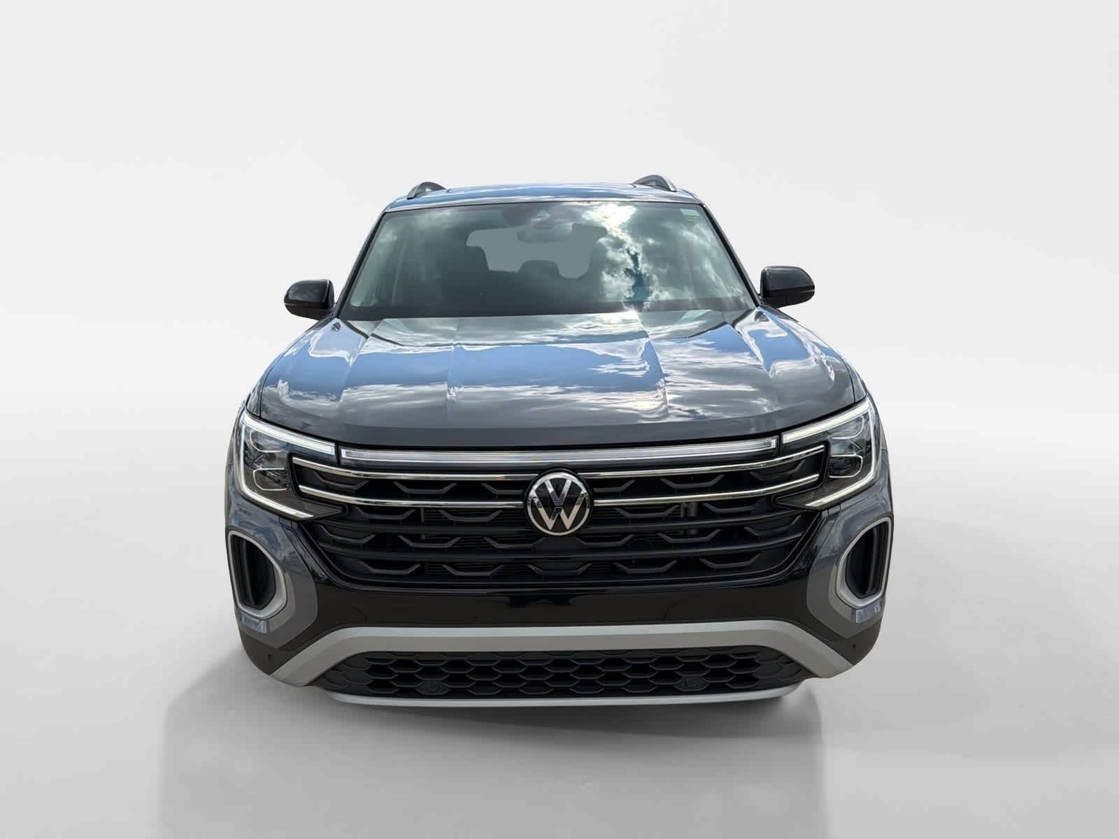 Used 2025 Volkswagen Atlas Peak Edition SE AWD/4WD image 7