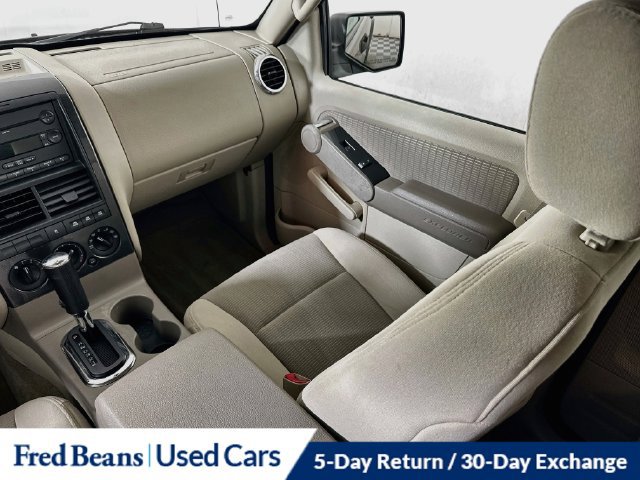 Used 2006 Ford Explorer XLT AWD/4WD image 25