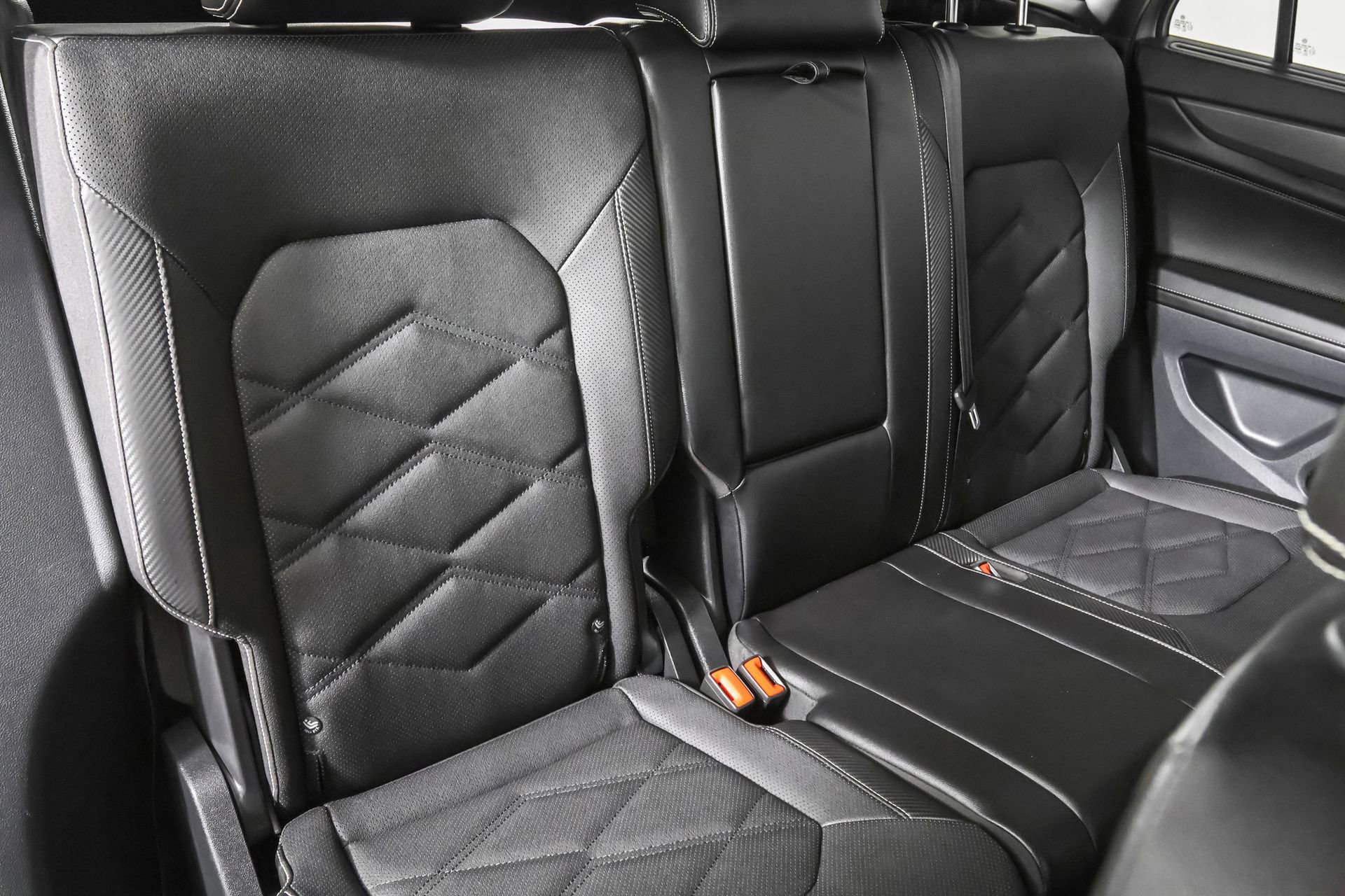 Used 2024 Volkswagen Atlas Cross Sport SE image 39