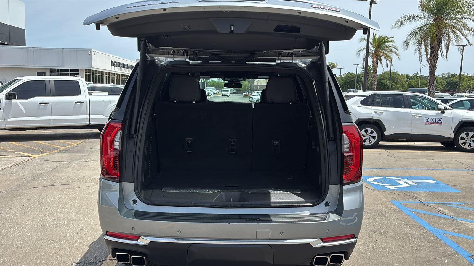 Certified 2025 GMC Yukon Denali AWD/4WD image 18