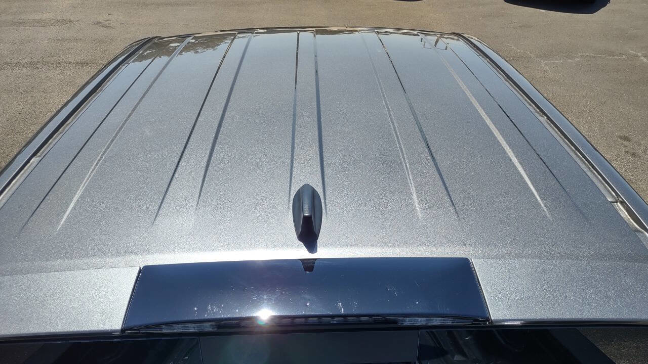Used 2022 Nissan Titan SV w/ SV Convenience Package image 38