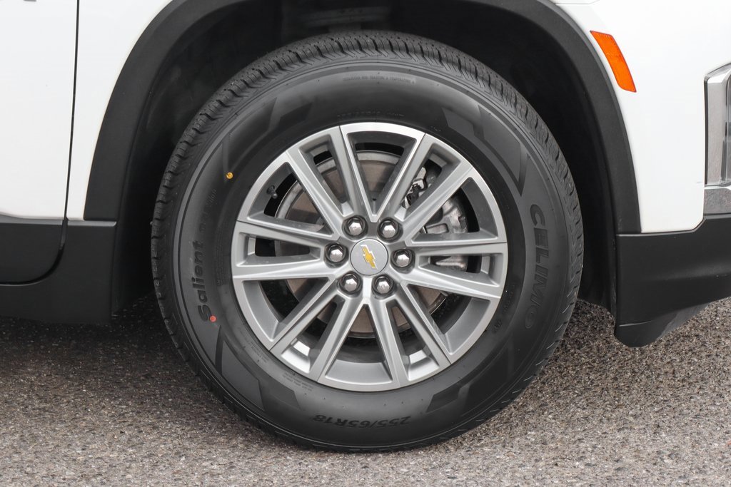 Used 2023 Chevrolet Traverse LT image 41