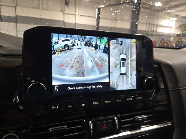 Used 2024 Nissan Pathfinder SL image 16