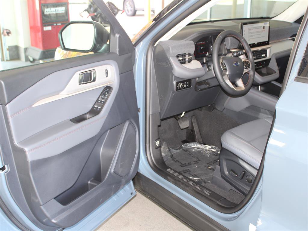 New 2026 Ford Explorer Active w/ Active Comfort Package image 16