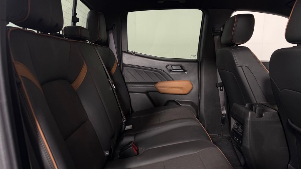 Used 2025 GMC Canyon AT4 AWD/4WD image 27