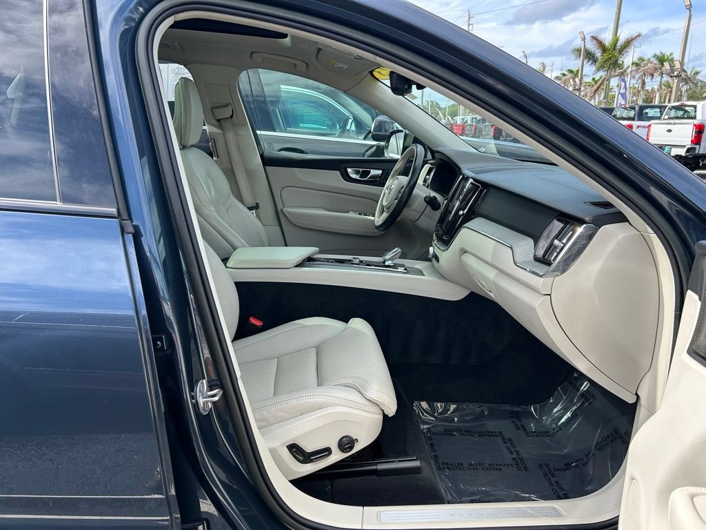 Used 2023 Volvo XC60 B5 Ultimate w/ Climate Package AWD/4WD image 38