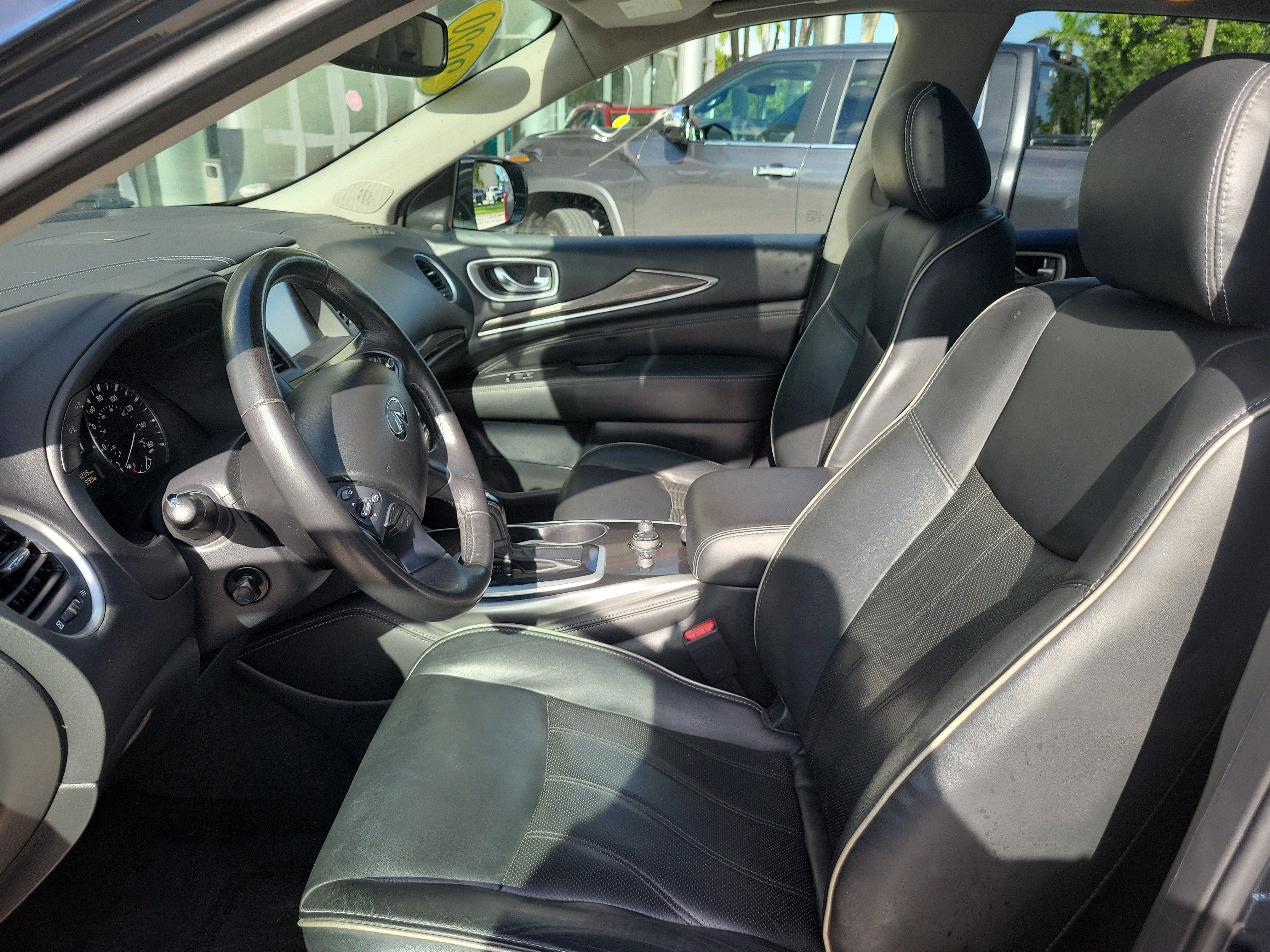 Used 2020 INFINITI QX60 Luxe w/ Essential Package FWD image 24