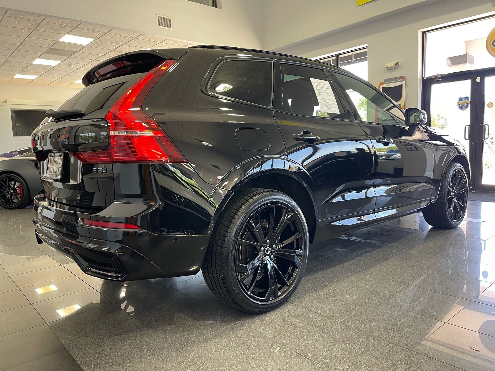 Used 2025 Volvo XC60 B5 Ultra w/ Climate Package AWD/4WD image 5