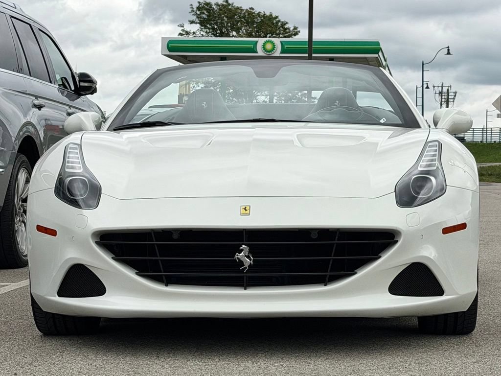 Used 2015 Ferrari California T RWD image 13