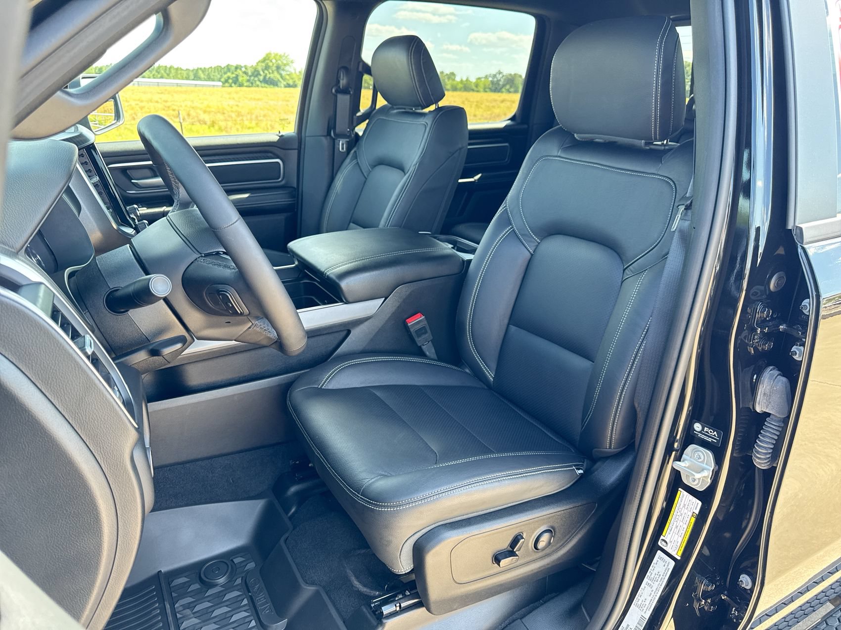 Used 2025 RAM 1500 Big Horn AWD/4WD image 11