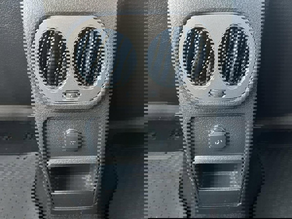 Used 2017 Volkswagen Tiguan Limited w/ Premium Package image 28