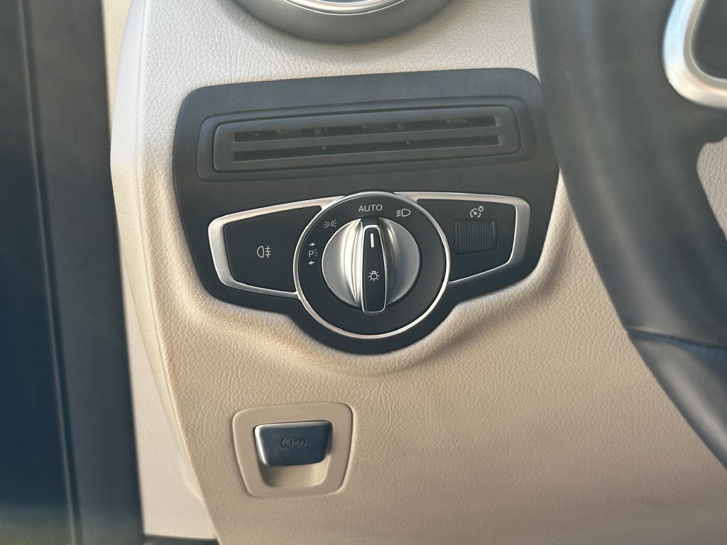 Certified 2022 Mercedes-Benz GLC 300 image 34