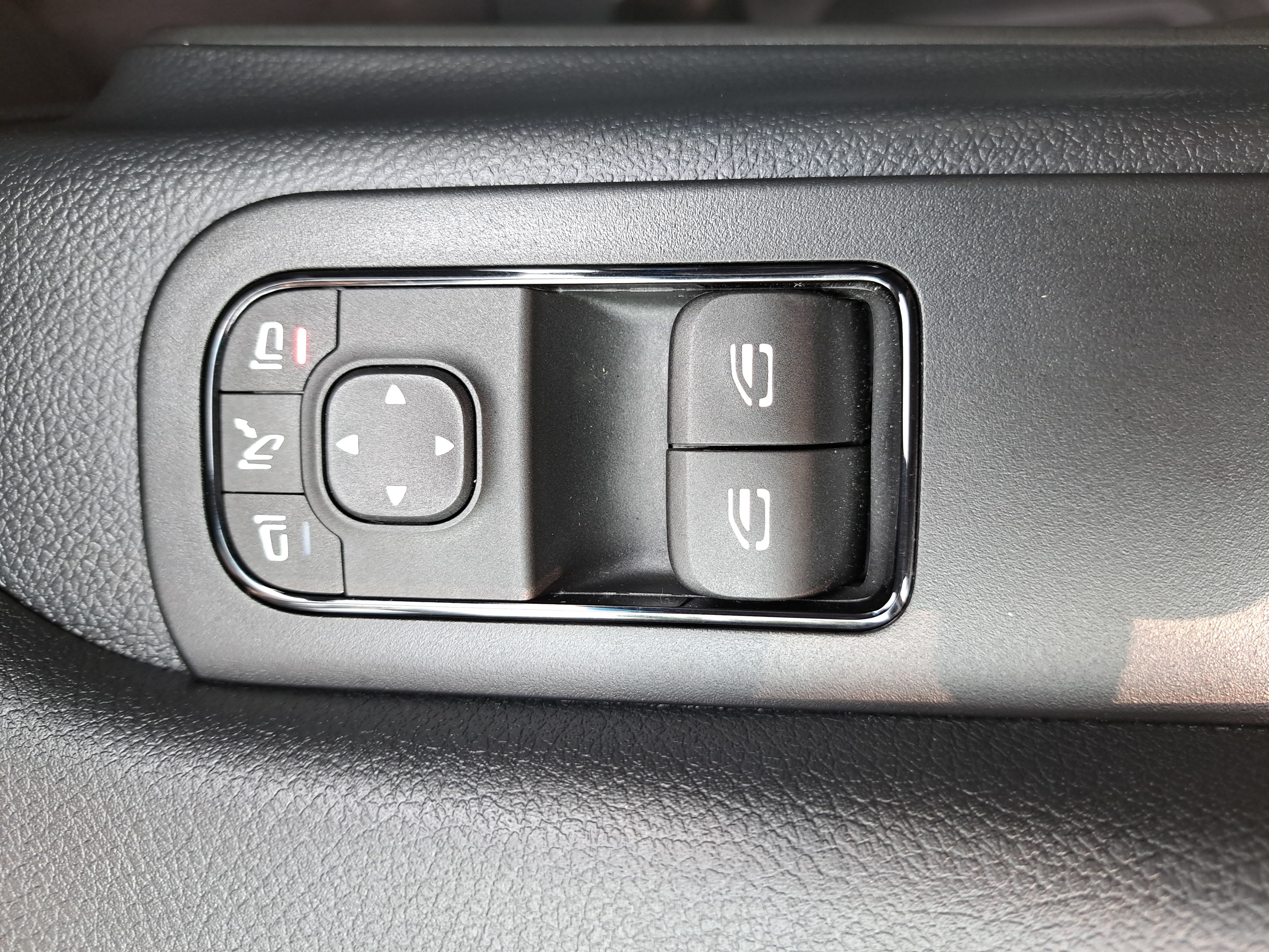 Used 2024 Mercedes-Benz eSprinter 170 Cargo image 29
