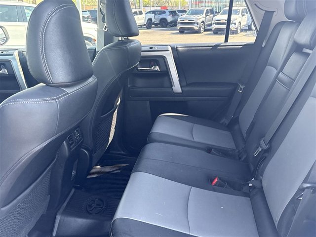 Used 2020 Toyota 4Runner SR5 Premium w/ Moonroof Package AWD/4WD image 25