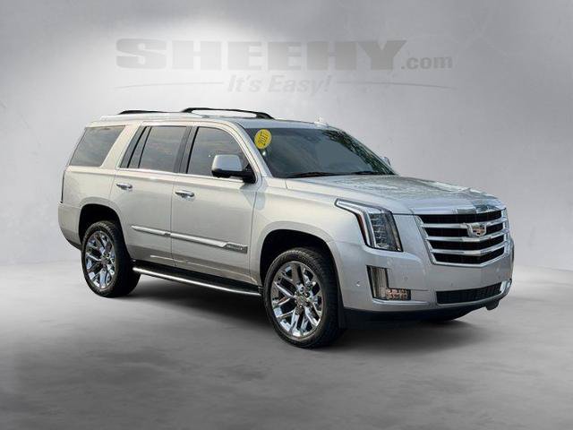 Used 2017 Cadillac Escalade Luxury AWD/4WD image 2