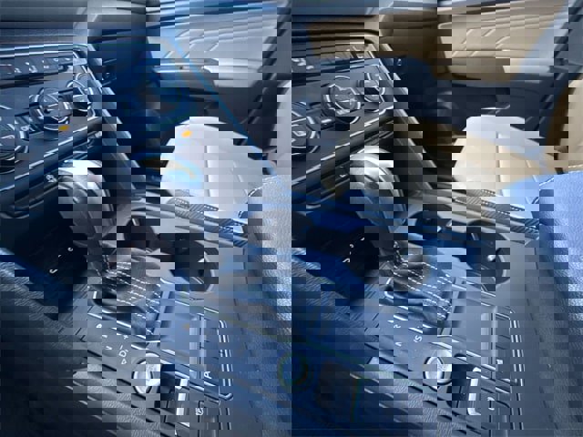 Used 2021 Volkswagen Atlas Cross Sport SE image 19