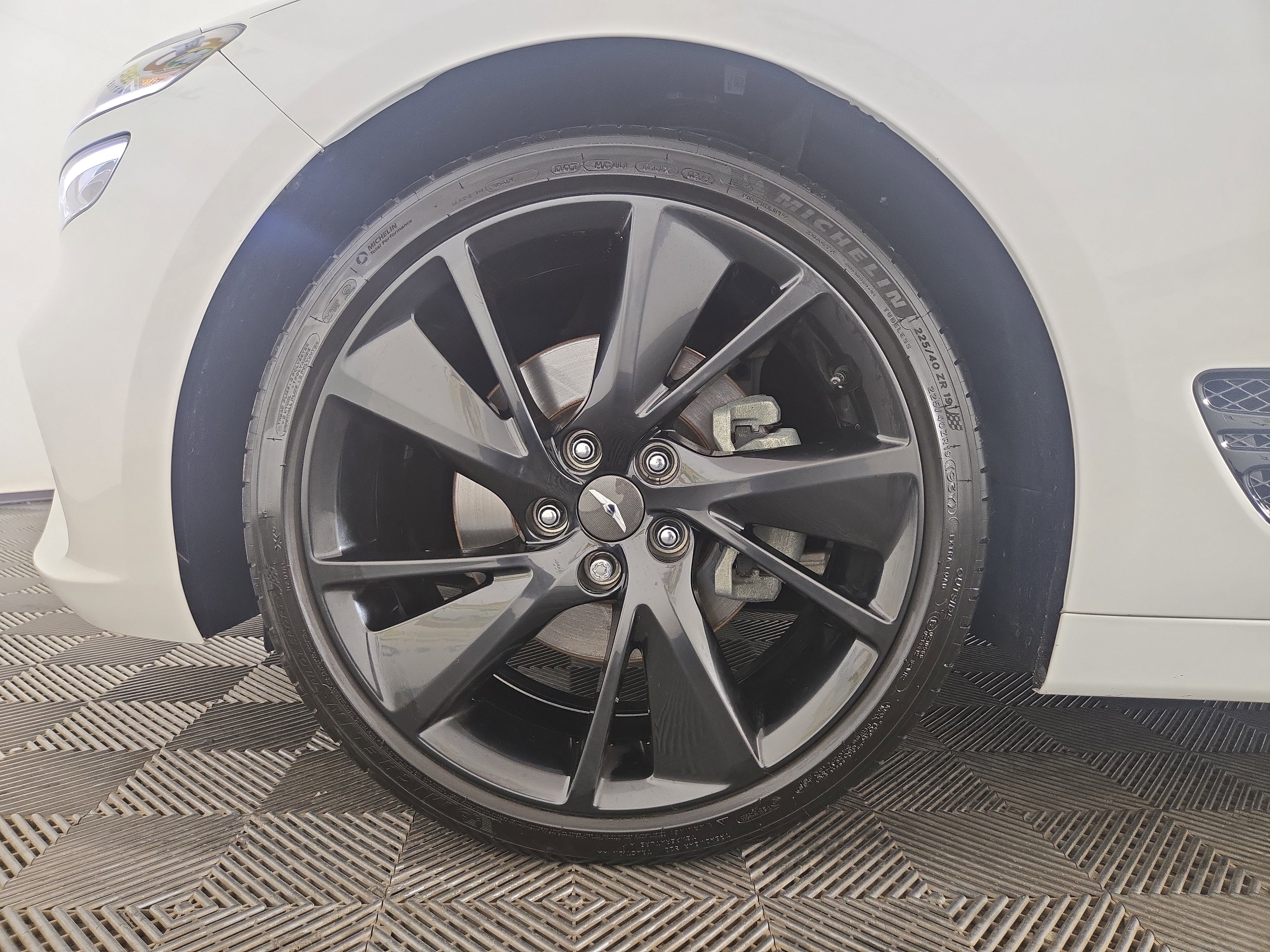 Used 2023 Genesis G70 2.0T w/ Sport Prestige Package RWD image 35