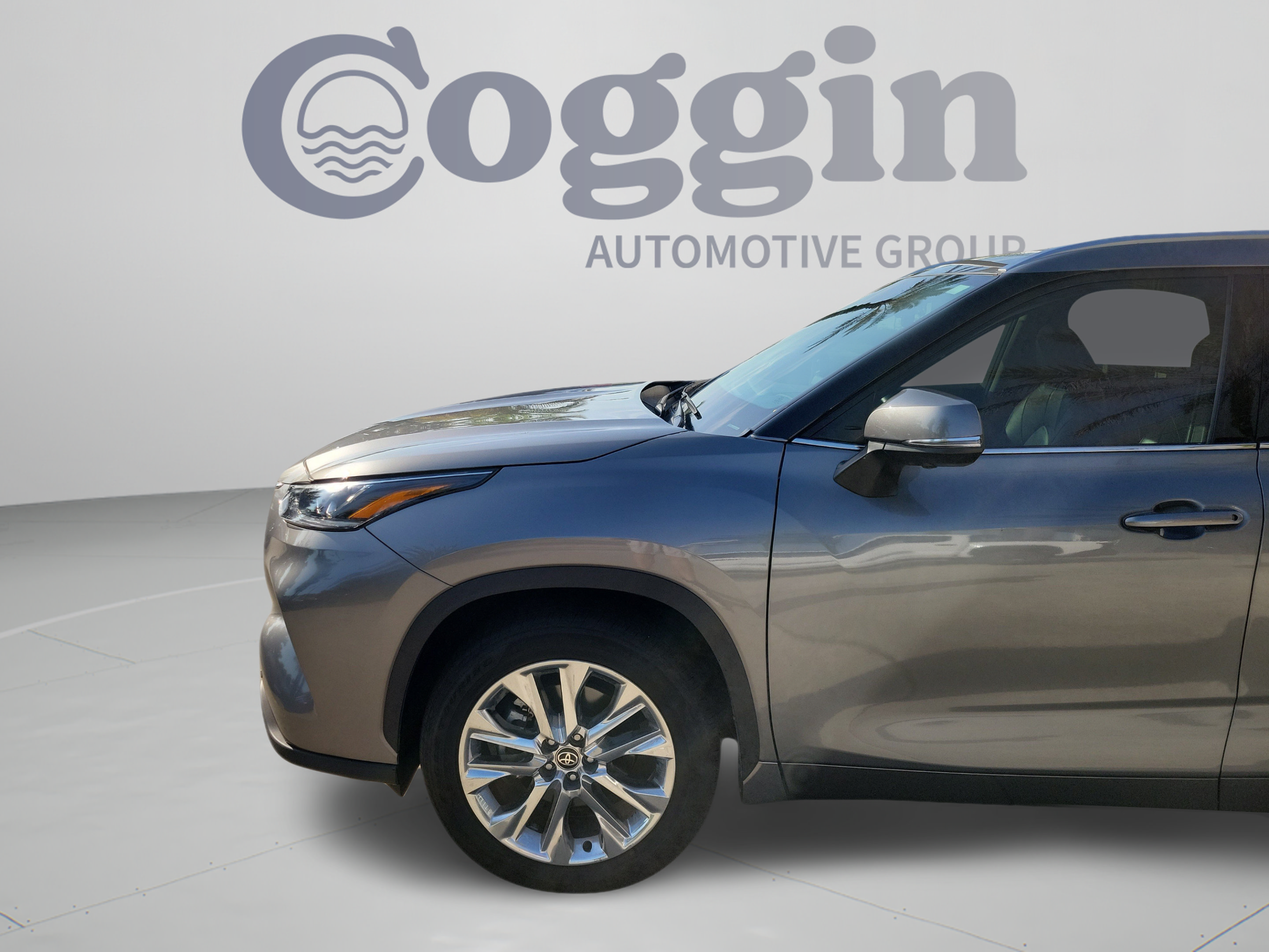 Certified 2025 Toyota Highlander Limited FWD image 33