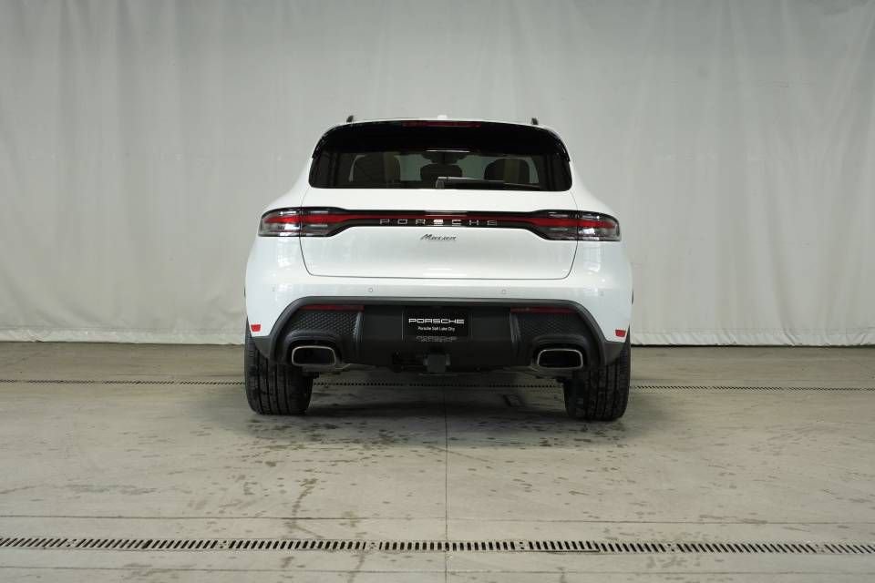 Certified 2025 Porsche Macan AWD/4WD image 6