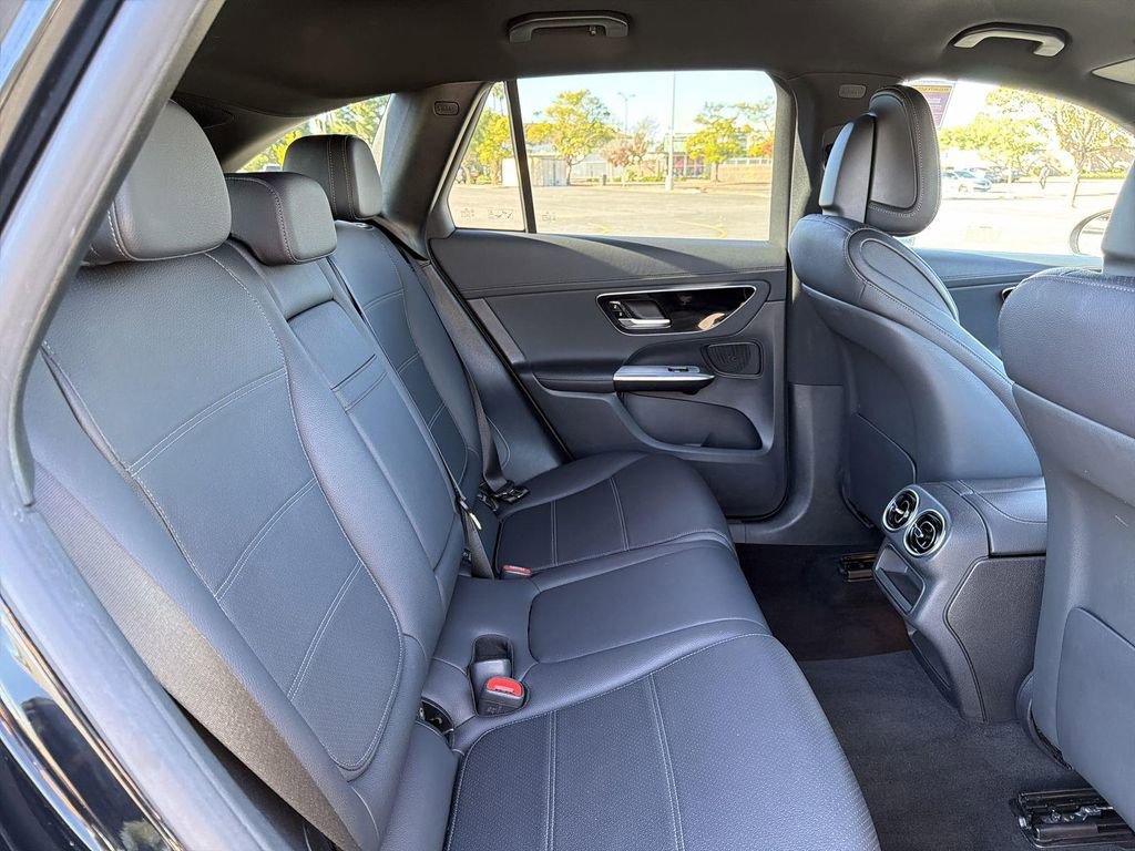 Used 2024 Mercedes-Benz GLC 300 image 26