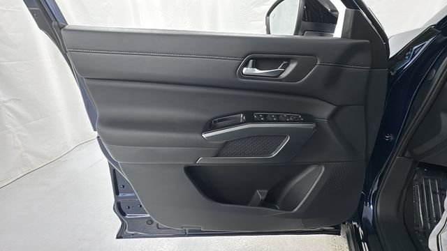 New 2026 Nissan Pathfinder SL image 19