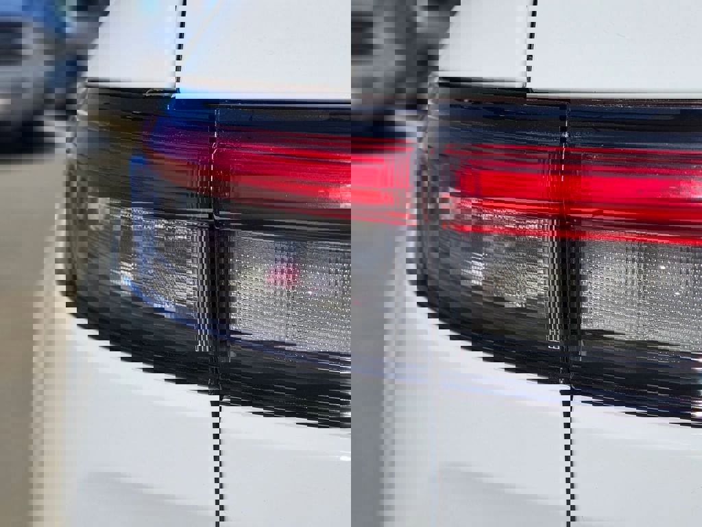 New 2025 Jeep Grand Cherokee Limited image 9