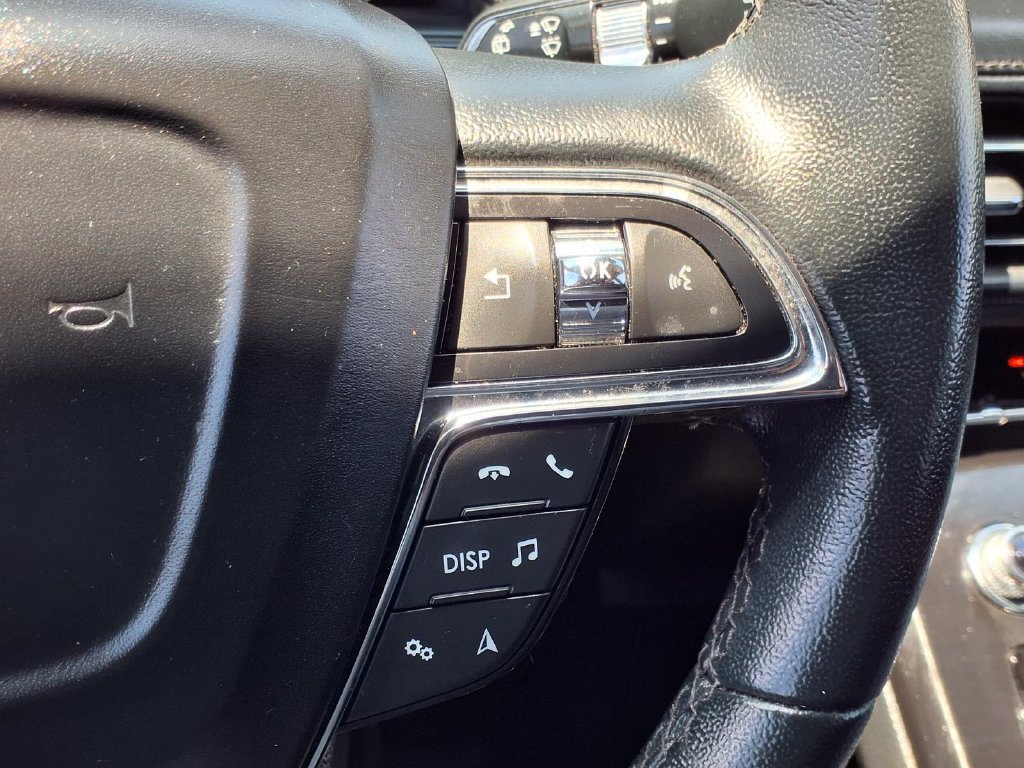 Used 2023 Lincoln Nautilus FWD w/ Premium Package image 17