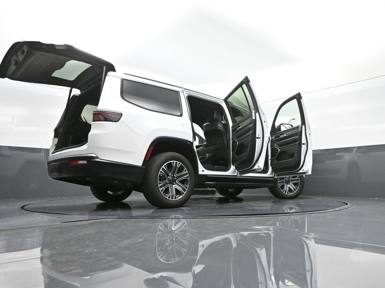 Used 2024 Jeep Wagoneer Series II image 52