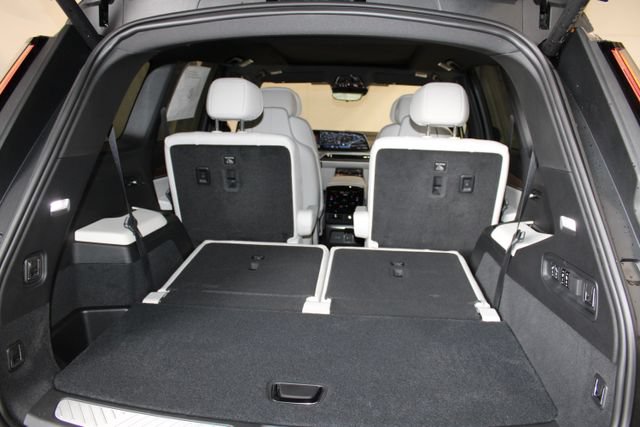 New 2027 Cadillac Vistiq Sport AWD/4WD image 33