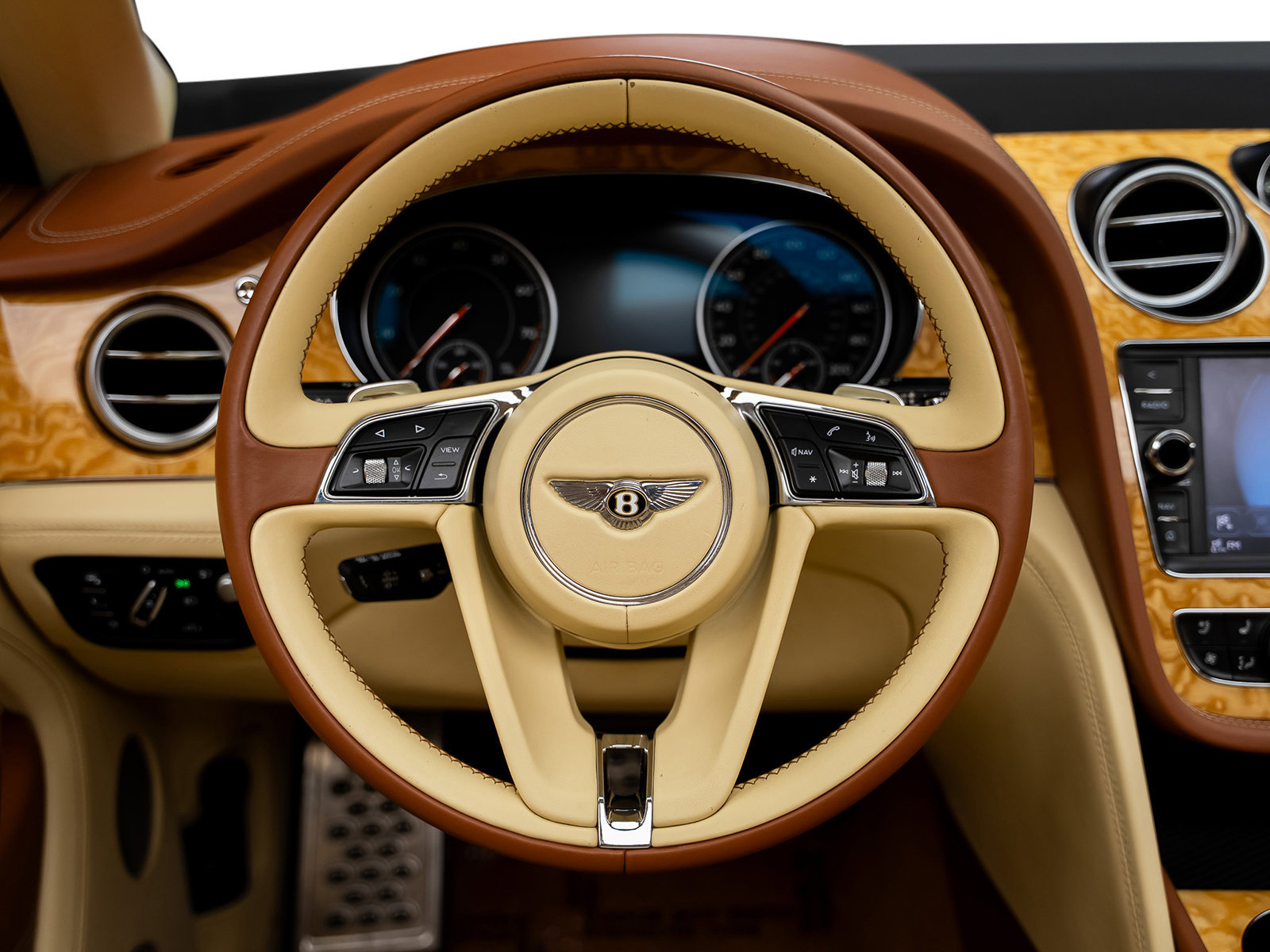Used 2019 Bentley Bentayga AWD/4WD image 29