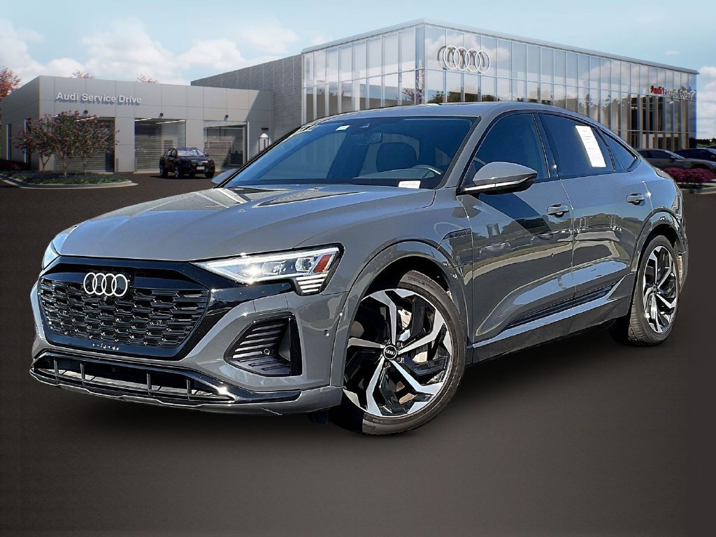 Used 2024 Audi Q8 e-tron Premium Plus AWD/4WD image 3
