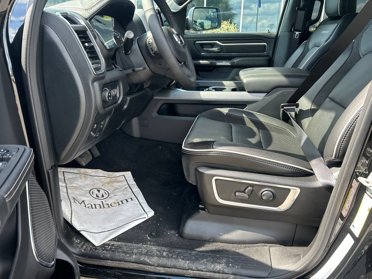 Used 2025 RAM 1500 Laramie w/ Bed Utility Group AWD/4WD image 11