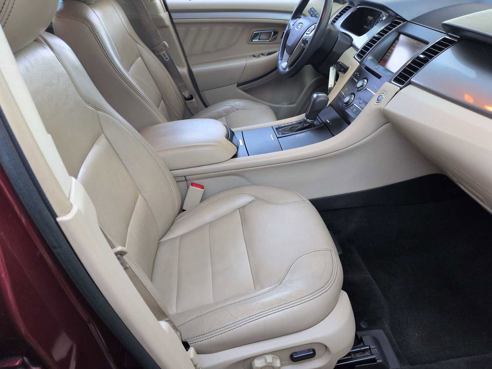 Used 2014 Ford Taurus SEL w/ Equipment Group 201A FWD image 22