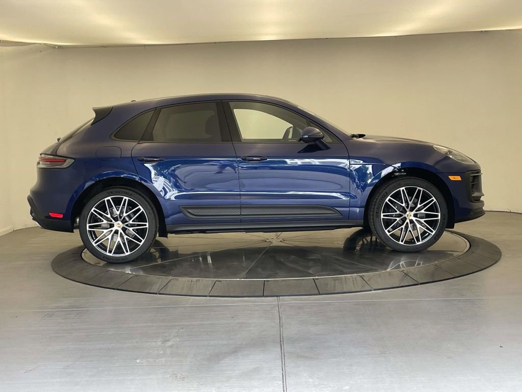 New 2025 Porsche Macan Base image 8