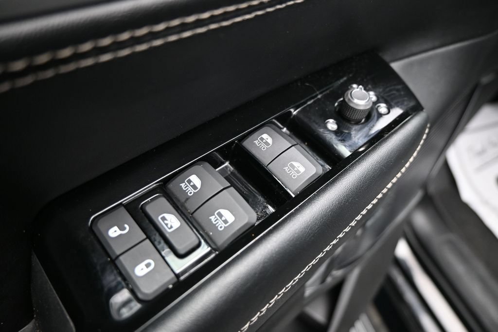 New 2026 Jeep Grand Wagoneer L Limited AWD/4WD image 11