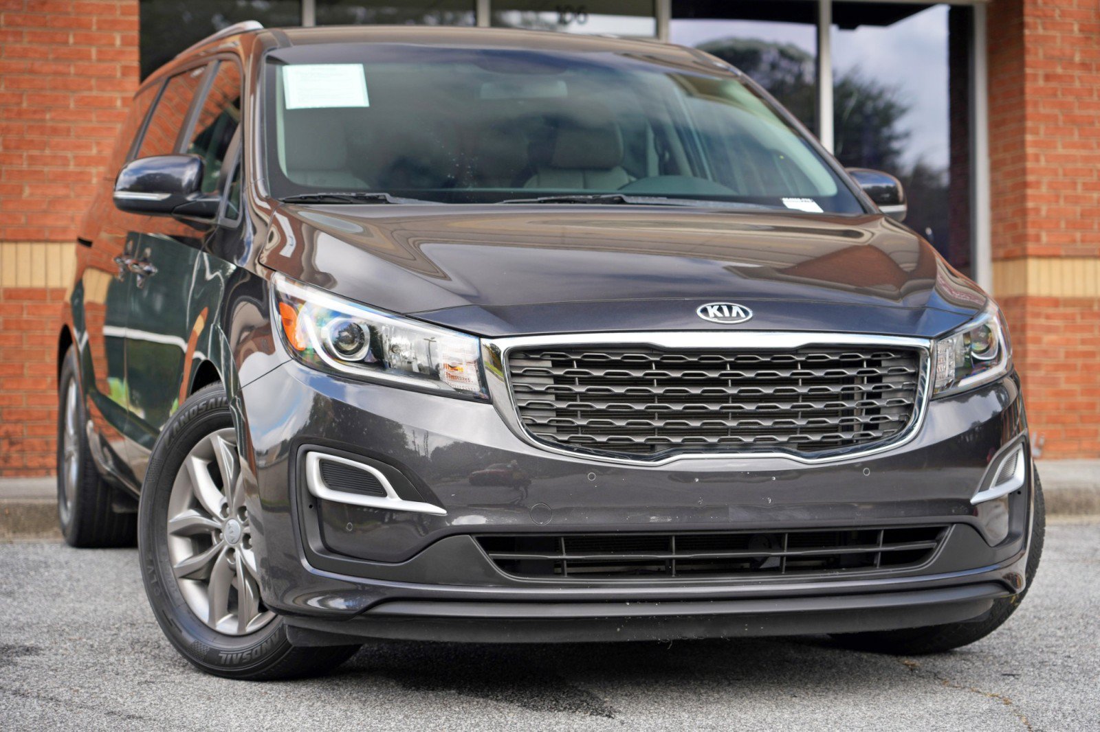 Used 2021 Kia Sedona EX FWD image 2