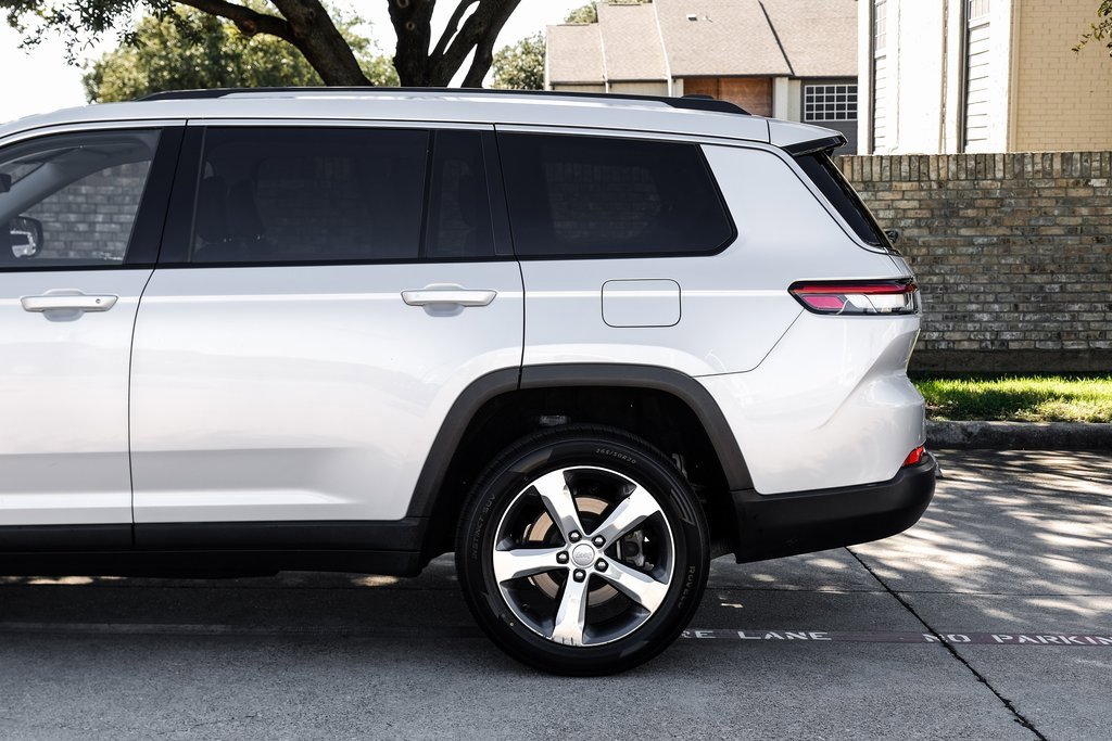 Used 2021 Jeep Grand Cherokee L Limited w/ Luxury Tech Group II image 23