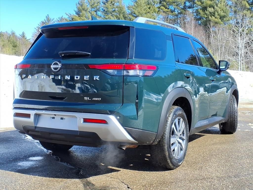 Used 2025 Nissan Pathfinder SL image 3