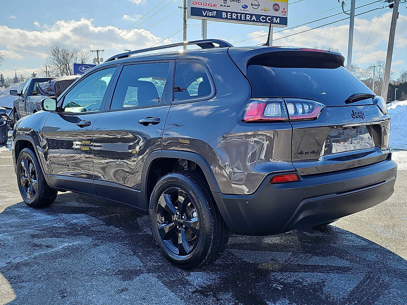 Used 2023 Jeep Cherokee Altitude Lux image 4