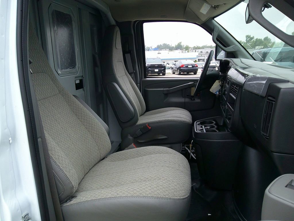New 2025 GMC Savana 3500 w/ Power Convenience Package image 9