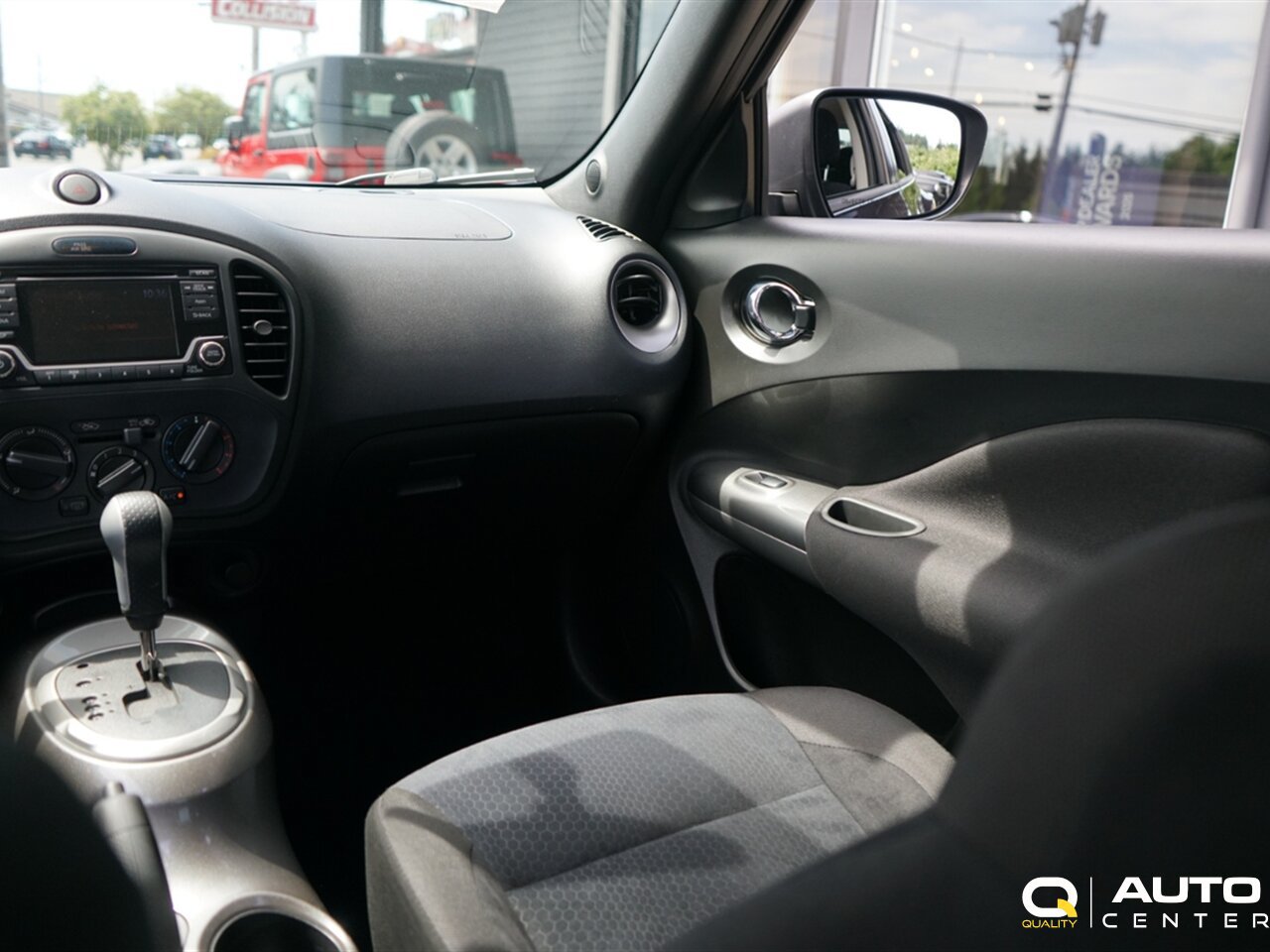 Used 2016 Nissan Juke SV AWD/4WD image 18