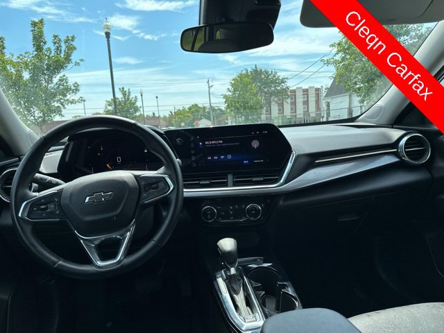 Used 2025 Chevrolet Trax ACTIV FWD image 3