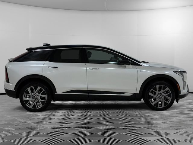 Certified 2025 Cadillac Optiq Luxury 1 AWD/4WD image 6