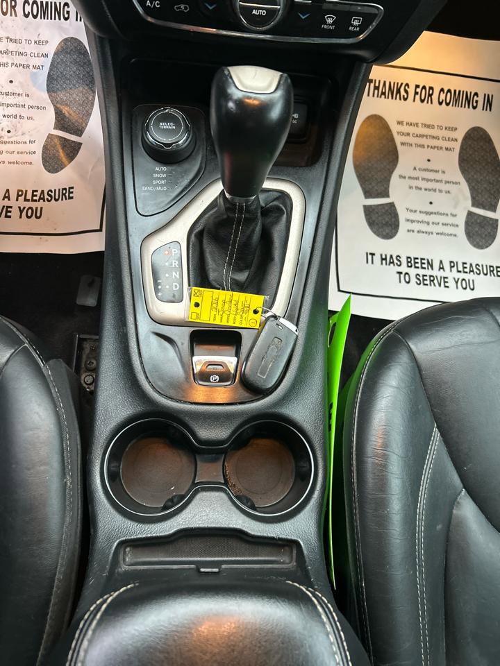 Used 2016 Jeep Cherokee Limited image 21